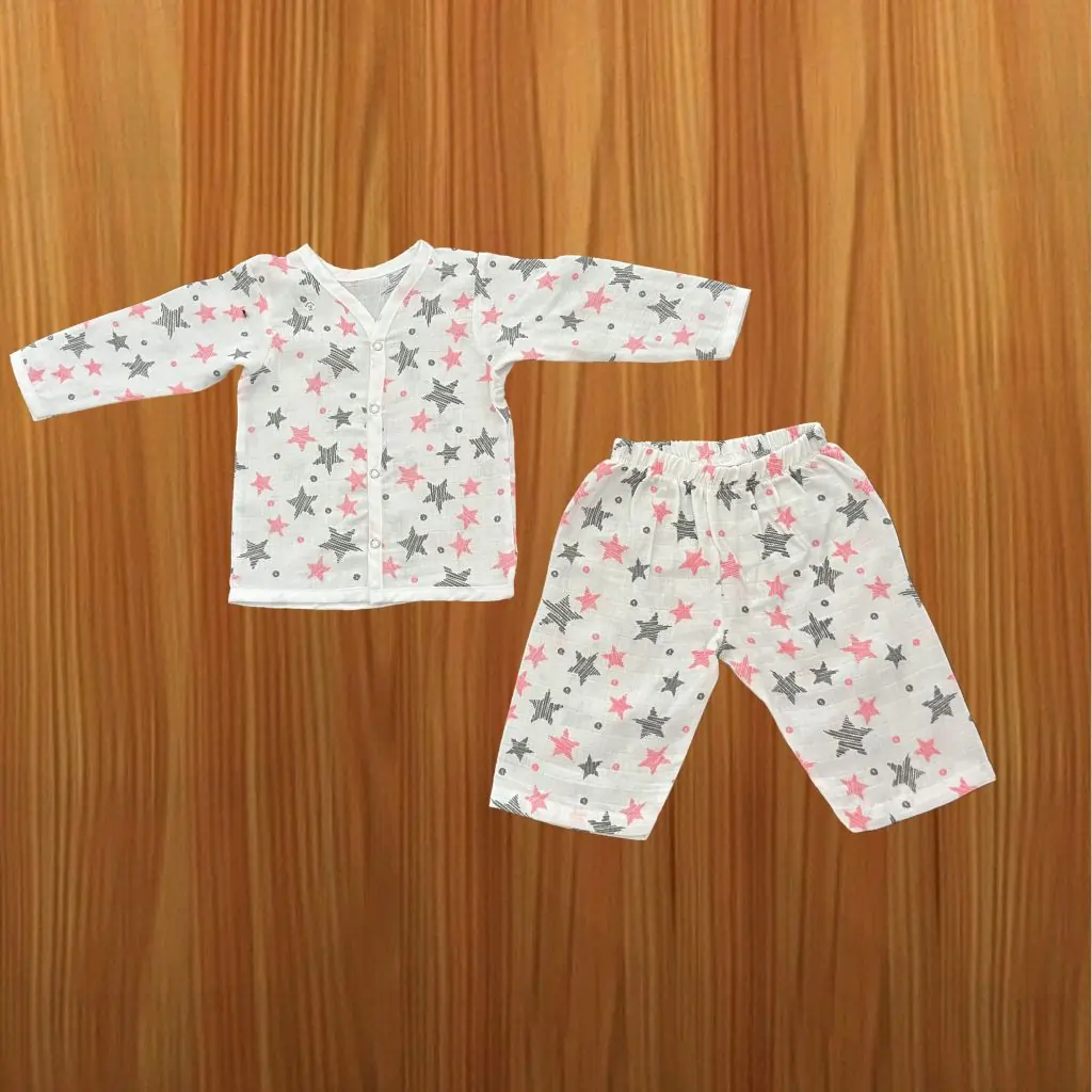 Photo 1 of 1 - Mamoritai-Boys' Safari Animal Pajamas (0-12 Months) | MAMORITAI.SHOP