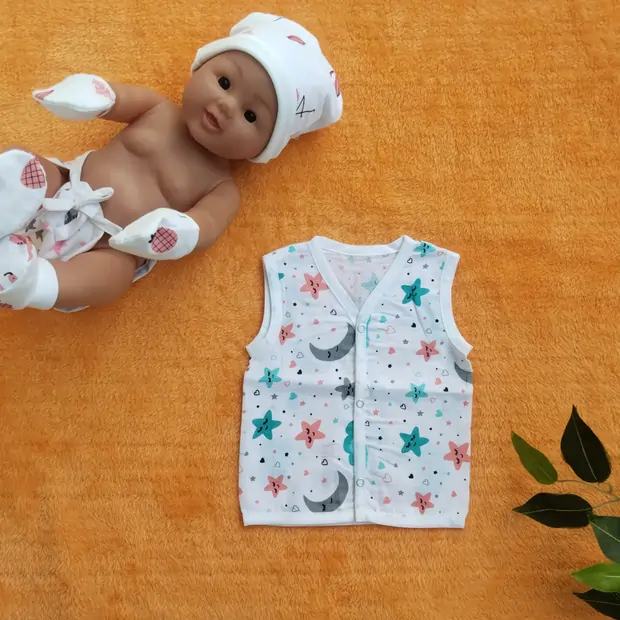Photo 1 of 1 - Muslin Jabla Vest for Newborns - Star print | MAMORITAI.SHOP
