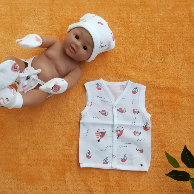 Photo 1 of 1 - Muslin Jabla Vest for Newborns - Boat print | MAMORITAI.SHOP
