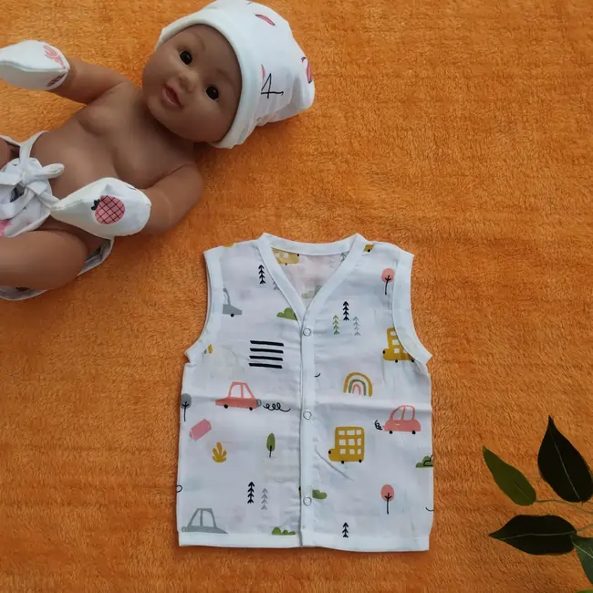 Photo 1 of 1 - Muslin Jabla Vest for Newborns - Car print | MAMORITAI.SHOP