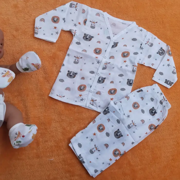 Photo 1 of 1 - Muslin Full Sleeve Jabla with Pant - Lion | MAMORITAI.SHOP