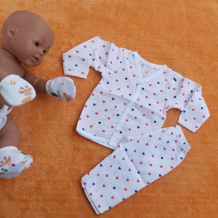 Photo 1 of 1 - Muslin Full Sleeve Jabla with Pant - Small heart | MAMORITAI.SHOP