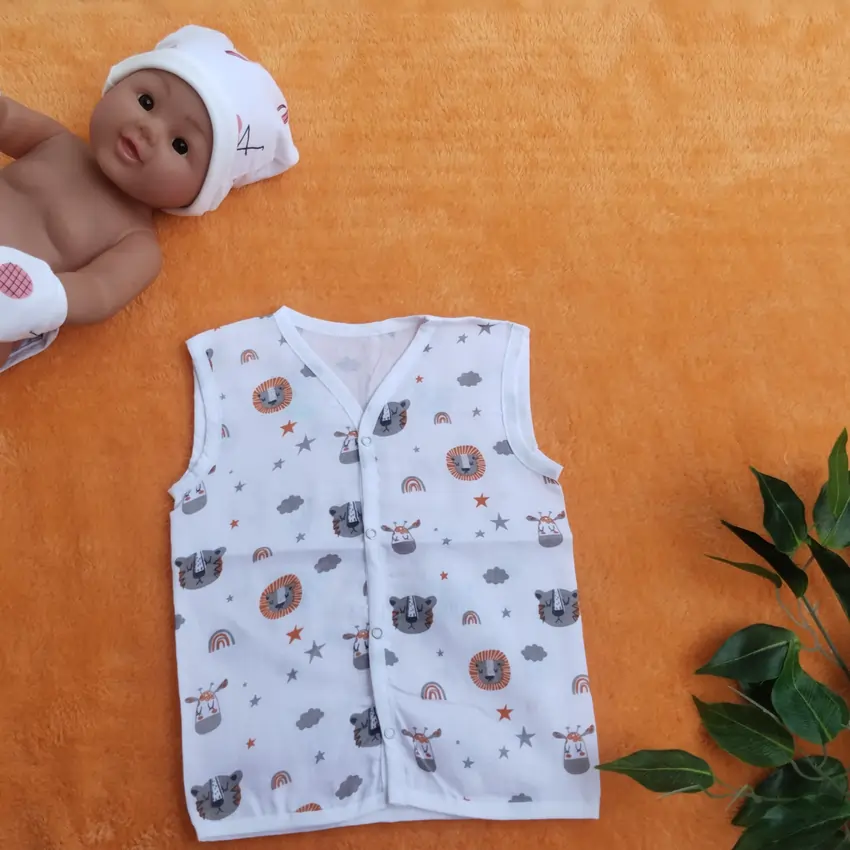 Photo 1 of 1 - Muslin Jabla Vest for Newborns - Lion print | MAMORITAI.SHOP