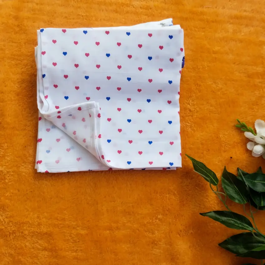 Photo 1 of 1 - Muslin Swaddles for Newborns – Soft, Breathable, Small Heart Print | MAMORITAI.SHOP